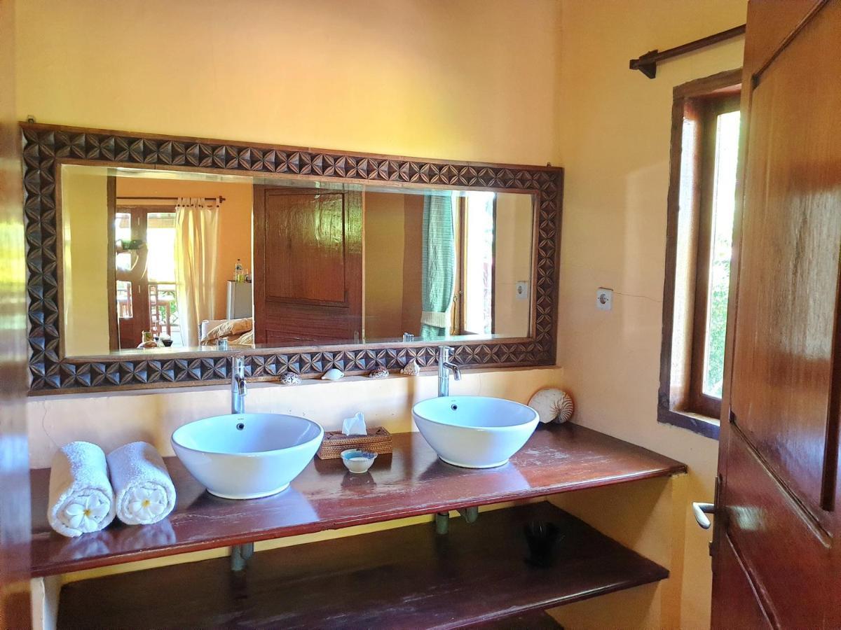 Waiara Village Guesthouse Maumere Exterior photo